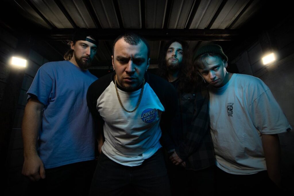 DISTORTED VISIONS - Online il nuovo singolo “Hurt Me”