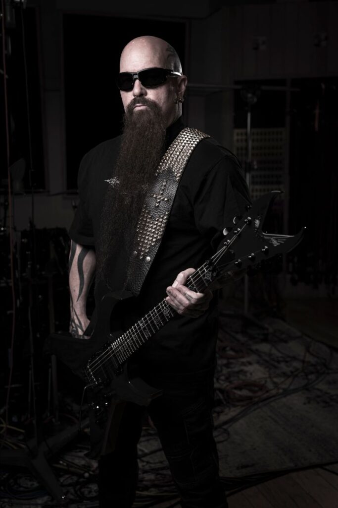 KERRY KING - Pubblica l’album di debutto solista “From hell I rise”  il 17 maggio